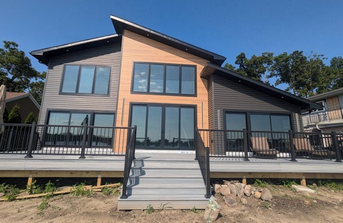 Howell House | Amazing 4-bedroom Modern Lake House with Cottage Charm on Lake Chemung