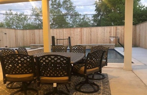 Redmond Terrace House | Amazing 5/5! Pool & Hot Tub!