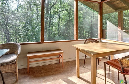 North Hatley Ski Chalet | Amazing 5 bedroom cottage in beautiful North Hatley