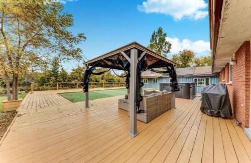 Frankford House | Amazing 5 bedroom, close to Batawa Ski hill
