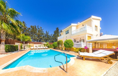 Kissonerga Villa | Amazing 5 Bedroom Villa, Heated Pool, Hot Tub, High End, Close to Village