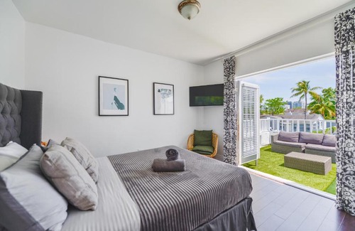 Buena Vista House | Amazing 5BR Family House At Design District - 15 min from the beach