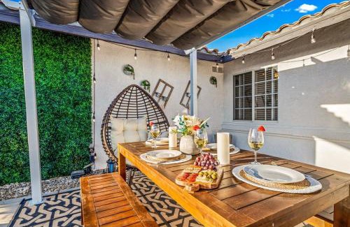 Bermuda Dunes House | Amazing 5BR Villa with Heated Pool