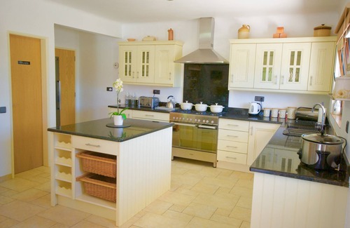 Luz House | Amazing 6 Bed Villa. Pool with slide & toddlers pool
