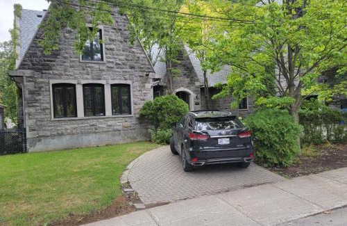 Cartierville Villa | Amazing 8BR Suites Waterview House & SPA