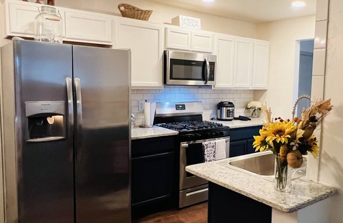 Alamogordo House | Amazing and Cozy King-Queen Bed Suites w/RV Parking