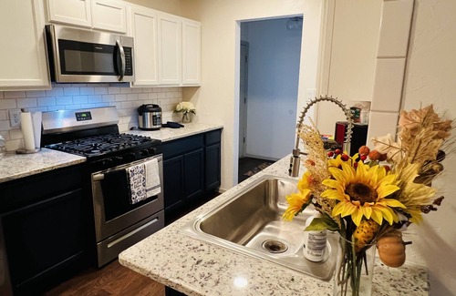 Alamogordo House | Amazing and Cozy King-Queen Bed Suites w/RV Parking