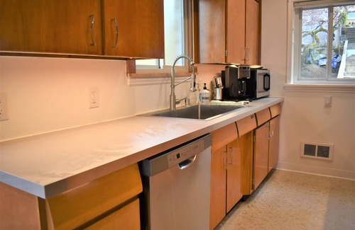 North Admiral House | Amazing and serene view house, art deco charmer, fully restored