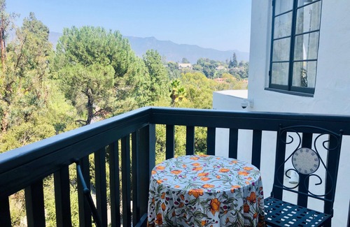 South Arroyo House | Amazing Apartment attached to historic home in Pasadena!
