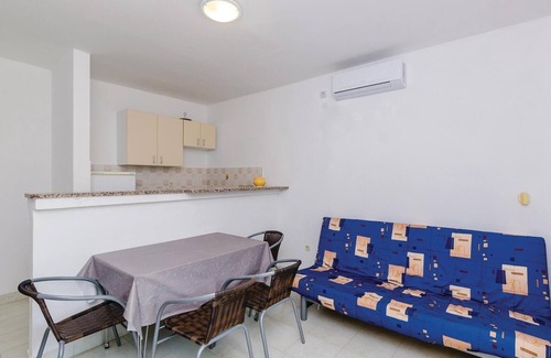 Hodilje Apartment | Amazing apartment in Hodilje with WiFi