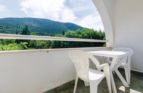 Hodilje Apartment | Amazing apartment in Hodilje with WiFi