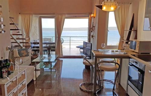 Dobropoljana Apartment | Amazing Apartment In Dobropoljana