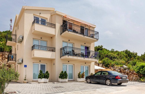 Komarna Apartment | Amazing apartment in Komarna with WiFi