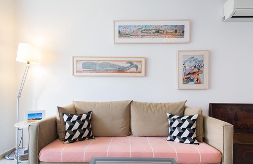 Athens Apartment | Amazing Apartment in Modern Athens