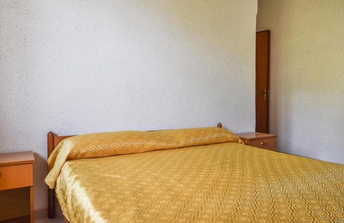 Vibo Marina Apartment | Amazing apartment in Porto Salvo with 2 Bedrooms