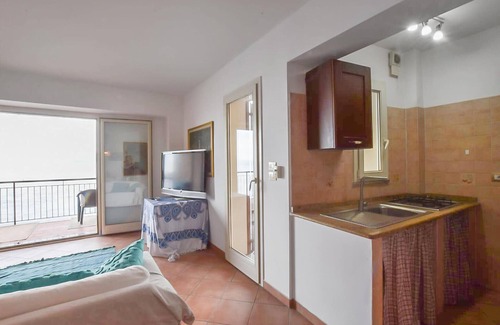 Scilla Apartment | Amazing apartment in Scilla with WiFi