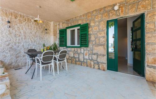 Meterize Apartment | Amazing Apartment In Sibenik With Sauna
