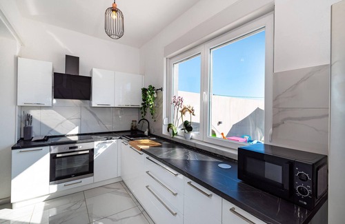 Tinj Apartment | Amazing apartment in Tinj with kitchen