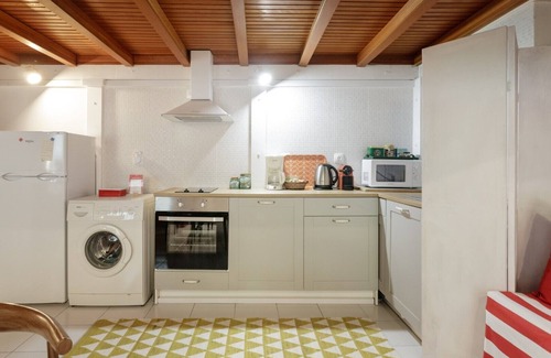 Plaka Apartment | Amazing Apartment Under Acropolis