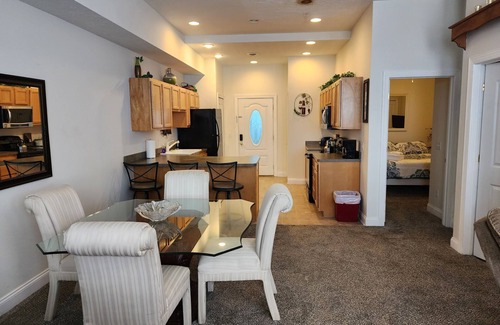 Lorain Apartment | Amazing apartment with AC in Lorain