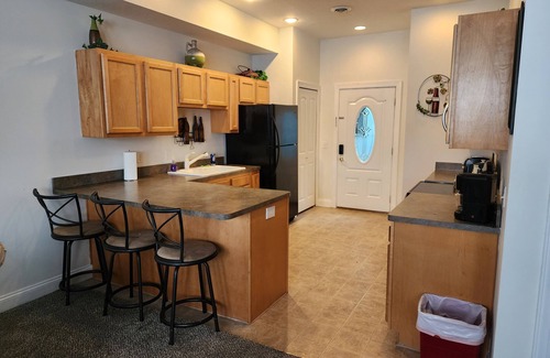 Lorain Apartment | Amazing apartment with AC in Lorain