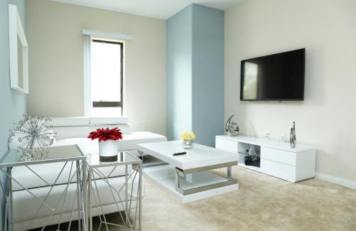 Miracle Mile Apartment | Amazing Apartments near the grove