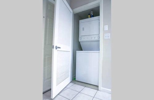 Miracle Mile Apartment | Amazing Apartments near the grove