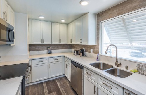 Gateway District Apartment | Amazing Art District Apartment/Loft