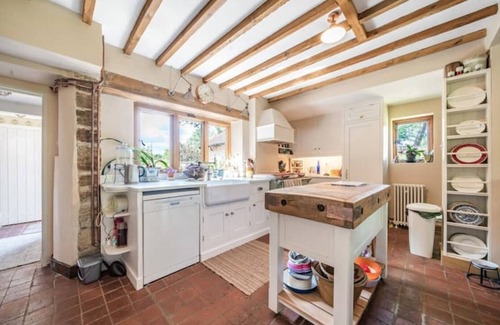 Robertsbridge House | Amazing Arts & Crafts House