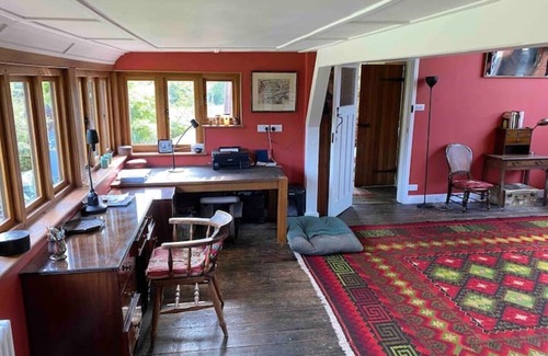 Robertsbridge House | Amazing Arts & Crafts House