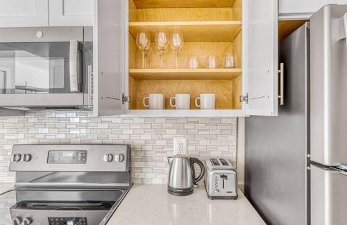 Ballston Apartment | Amazing Ballston 1BR w/Concierge, W/D & Pool, near Metro, by Blueground