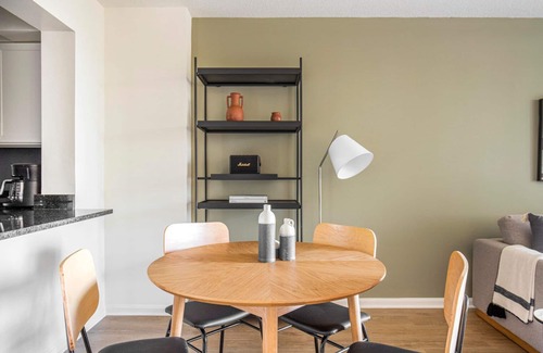 Bluemont Apartment | Amazing Ballston 1BR w/Gym & Pool, near Restaurants, by Blueground