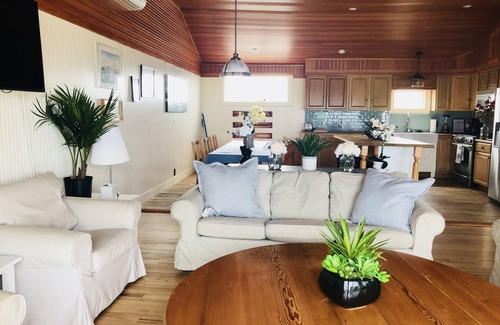 Ocean Bay Park House | Amazing Bay front Huge House, beautiful bay view with stunning sunsets!