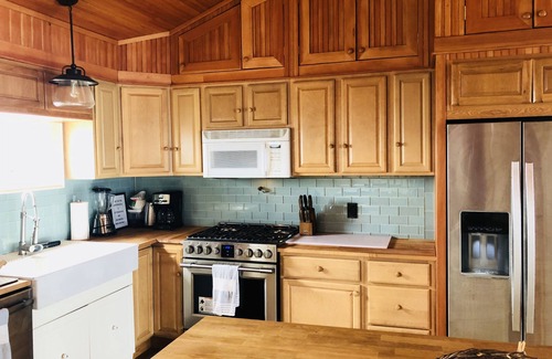 Ocean Bay Park House | Amazing Bay front Huge House, beautiful bay view with stunning sunsets!