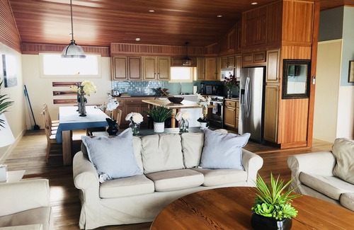 Ocean Bay Park House | Amazing Bay front Huge House, beautiful bay view with stunning sunsets!