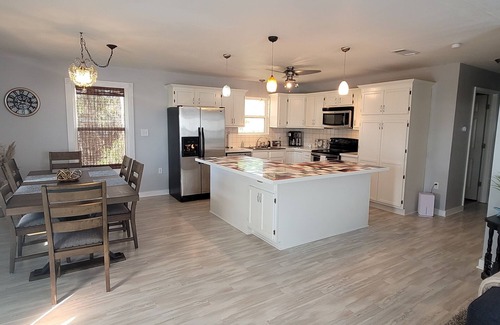 Henderson Point House | Amazing Beach Cottage