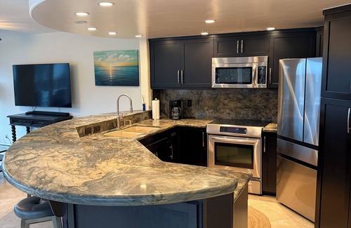 La Jolla Condo | Amazing Beach Condo With Views!