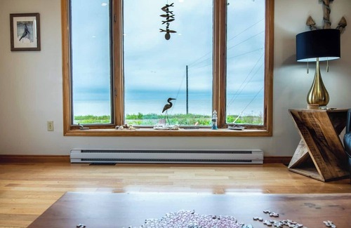 Saint John County House | Amazing Beach House on the Coast of The Bay of Fundy equipped with only the best.