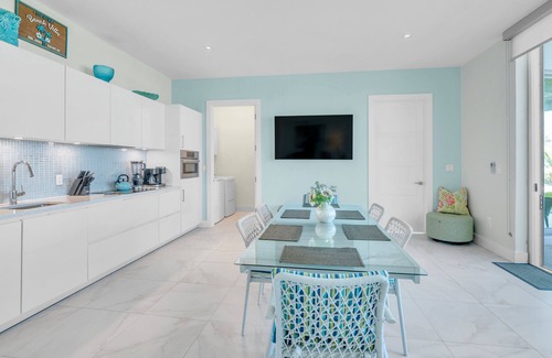 Jimmy Hill Villa | Amazing Beach Villa at Casa del Mar, Exuma Bahamas