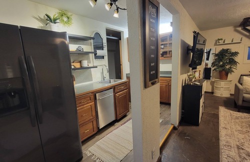Castle Rock House | Amazing Beach & Waterfront in 2-bedroom Cottage on Toutle River Castle Rock Wa