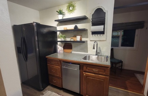 Castle Rock House | Amazing Beach & Waterfront in 2-bedroom Cottage on Toutle River Castle Rock Wa