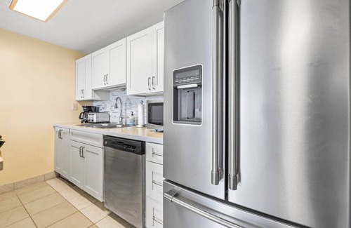 Punaluu Condo | Amazing Beachfront Condo by Pool