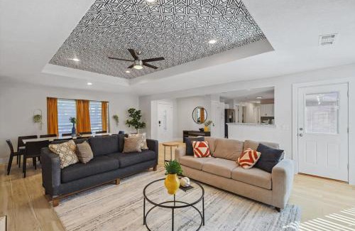 Plano House | Amazing Big Home - Cinema Room Pool and Jacuzzi