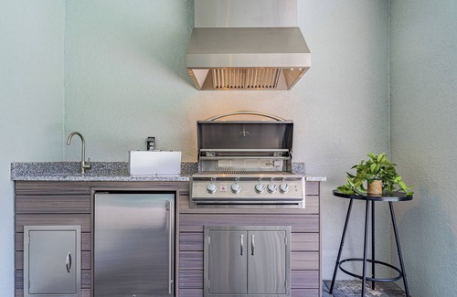 Four Corners House | Amazing, Brand New 10BD/8BR for Up to 28 Guests