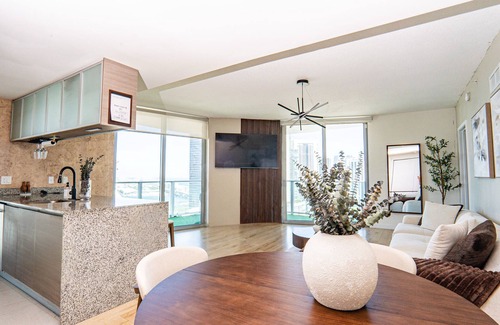 Town Square Apartment | "Amazing Brickell Condo- 30thfl-Downtown - Ocean View-Huge Balcony-Free Parking