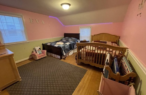 Rochester House | Amazing Brighton location! King Bed! Close to U of R.