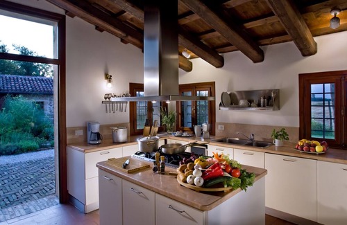 Rovolon Villa | Amazing country Villa with pool surrounded by venetian hills (14 sleeps)