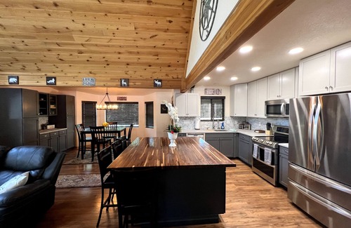 Happy Jack Cabin | AMAZING CABIN IN THE WOODS