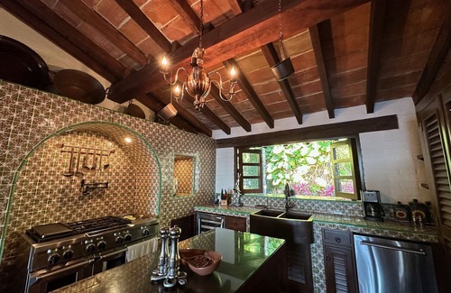 Conchas Chinas House | Amazing Casa Maravilla