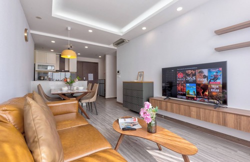 Bach Dang Riverside Apartment | Amazing CBD Rivergate Apartment & Pool